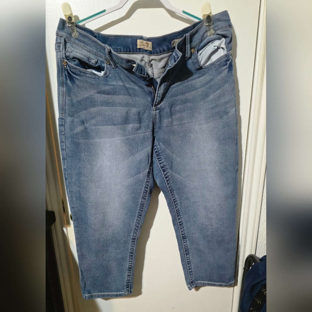 Women's Seven brand Cropped Blue Jeans